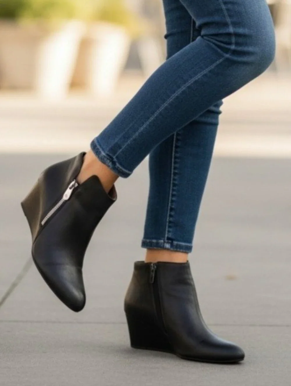 Adrienne Vittadini Black Leather 2